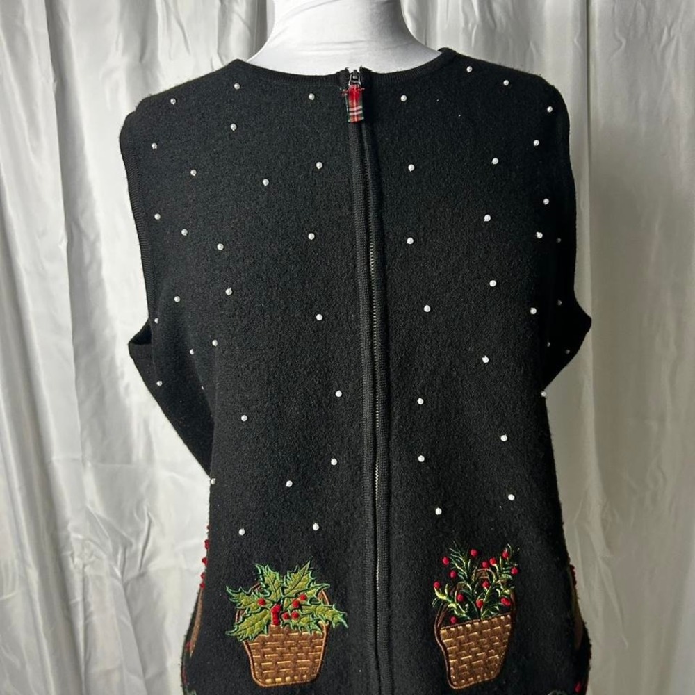 Charter Club Large Vintage Embroidered Plant Sweater Vest - Picture 2 of 6